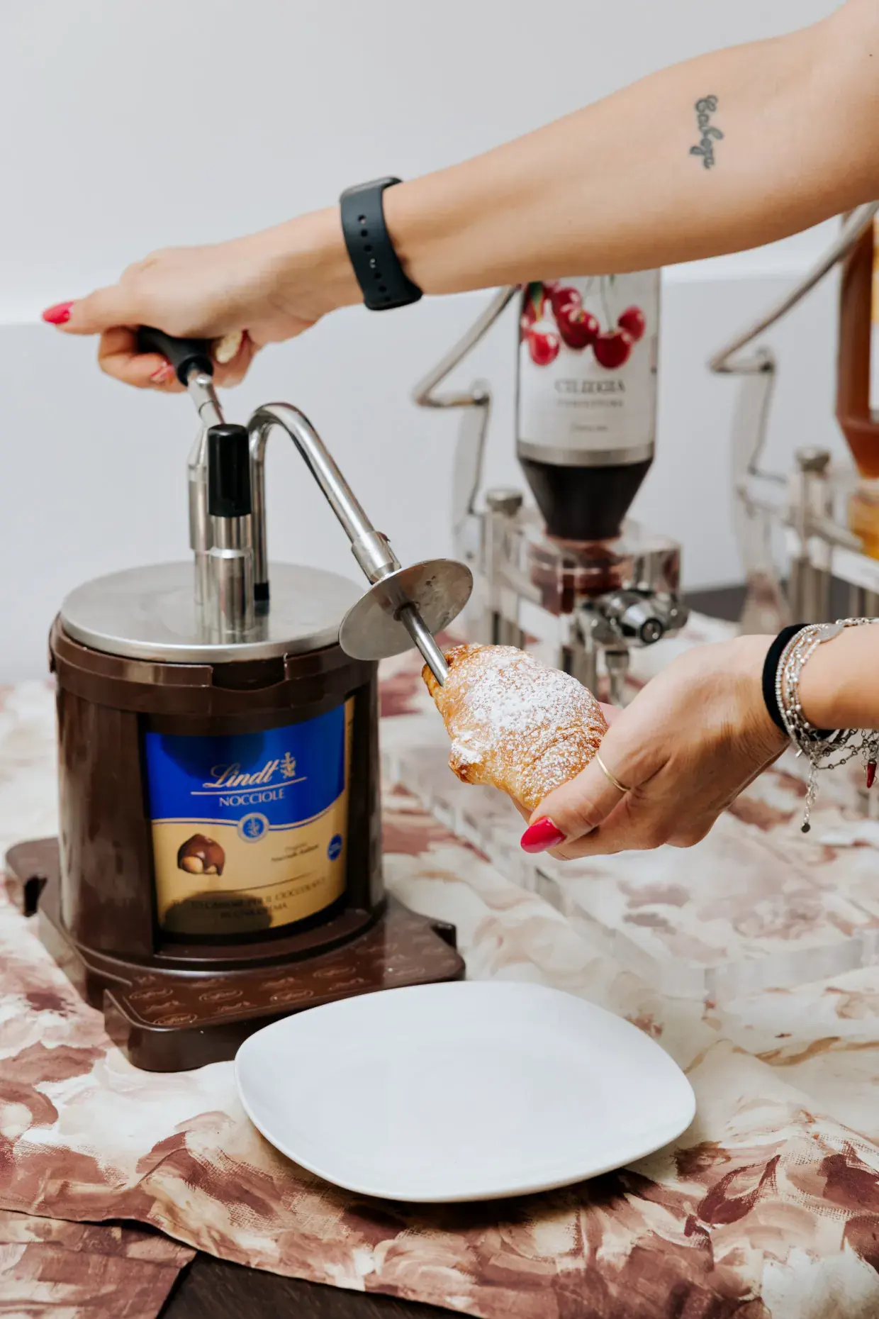 La parte dolce del buffet della colazione al Miramare Hotel di Pineto